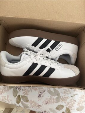 adidas Women’s  White Sneakers with Black Stripes and Brown Sole size 8